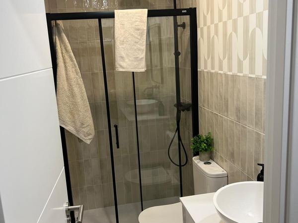 Baño reformado – trabajo de Leodaniart