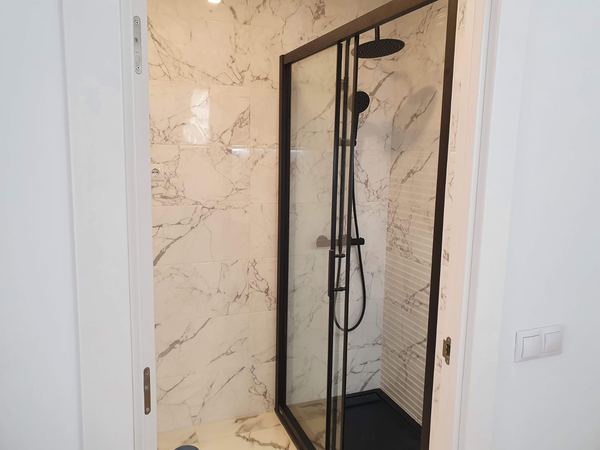 Baño reformado – trabajo de Leodaniart