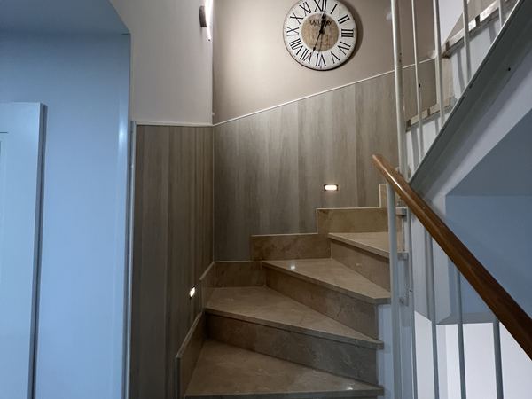 Pasillo / escalera – trabajo de Leodaniart